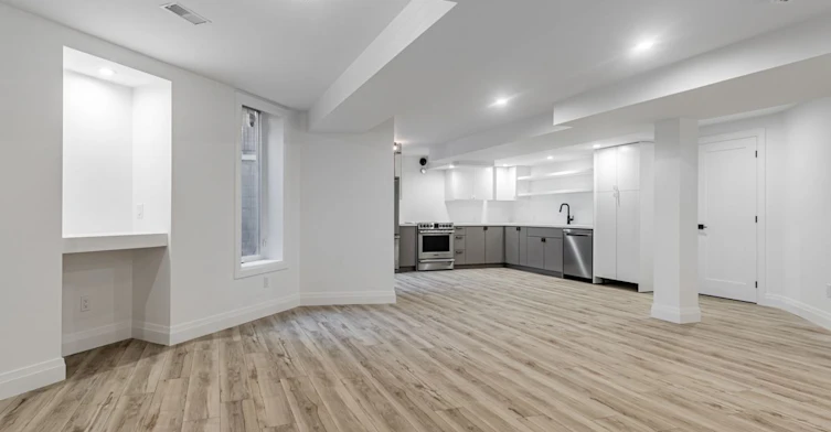 Lower-26 Amanda Avenue, Whitby, ON, L1M 1K4 - 17