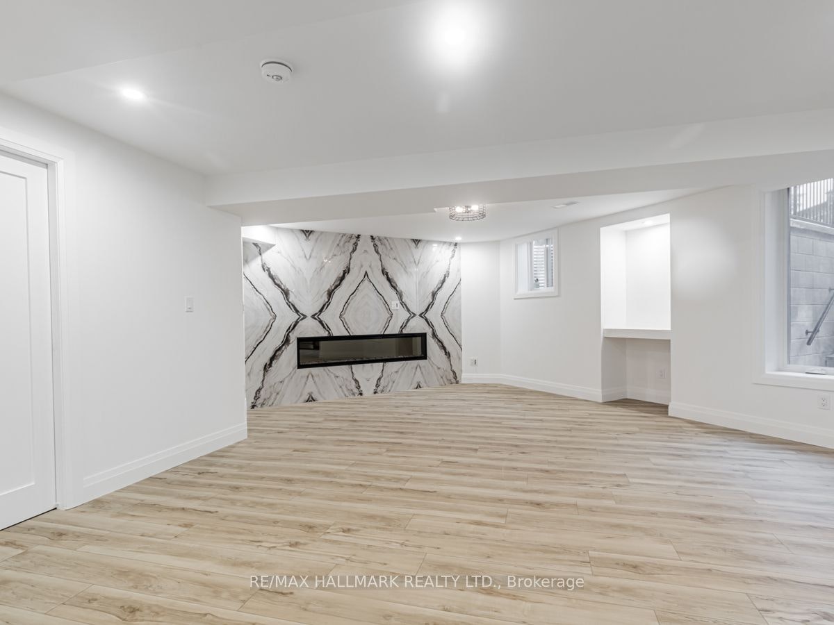 Lower-26 Amanda Avenue, Whitby, ON, L1M 1K4 - 11