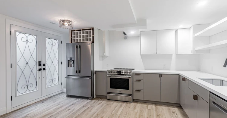 Lower-26 Amanda Avenue, Whitby, ON, L1M 1K4 - 3