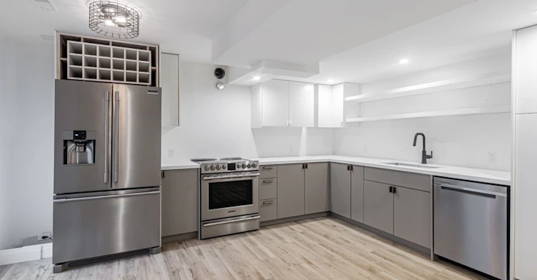 Lower-26 Amanda Avenue, Whitby, ON, L1M 1K4 - 4