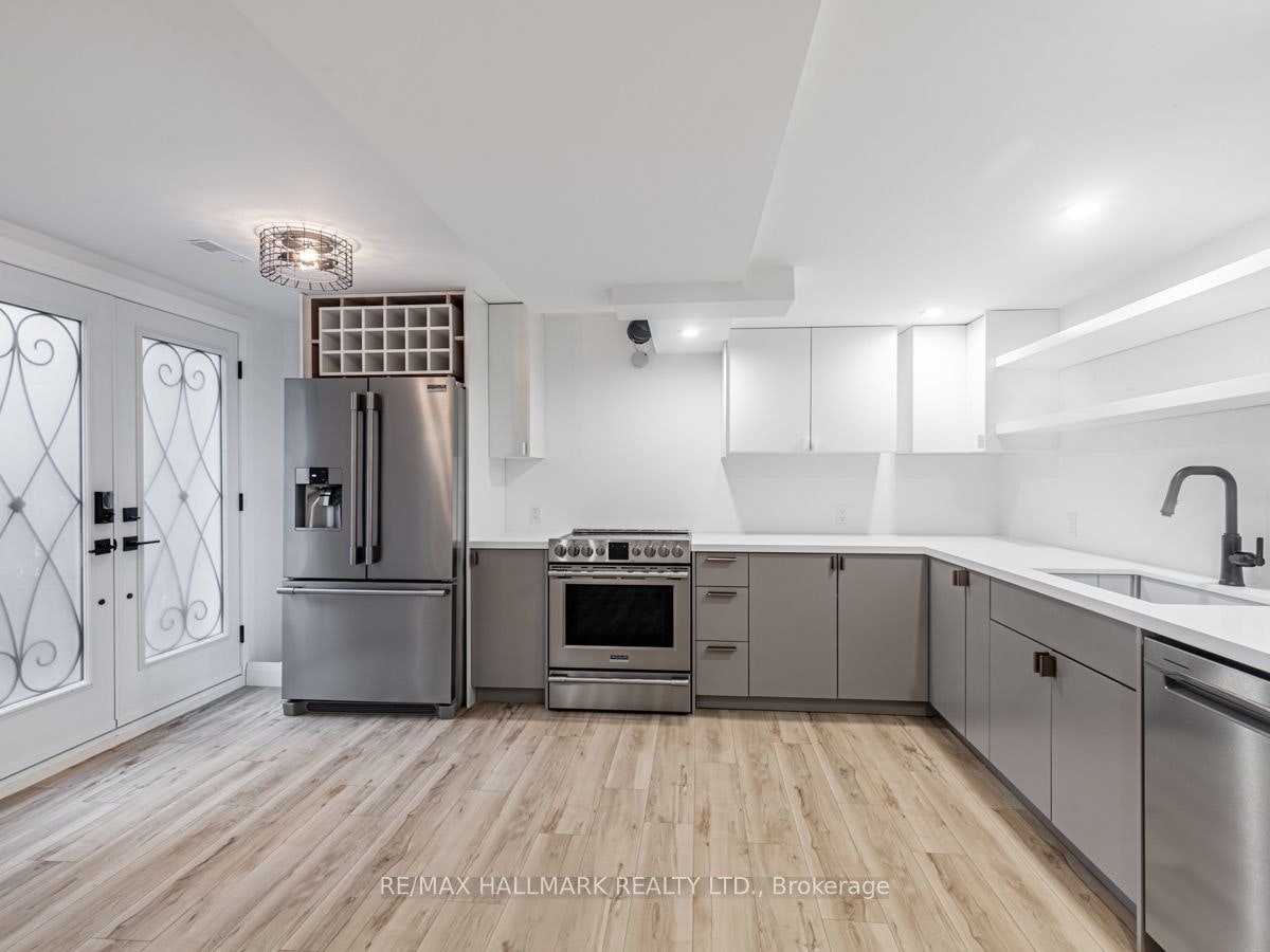 Lower-26 Amanda Avenue, Whitby, ON, L1M 1K4 - 2