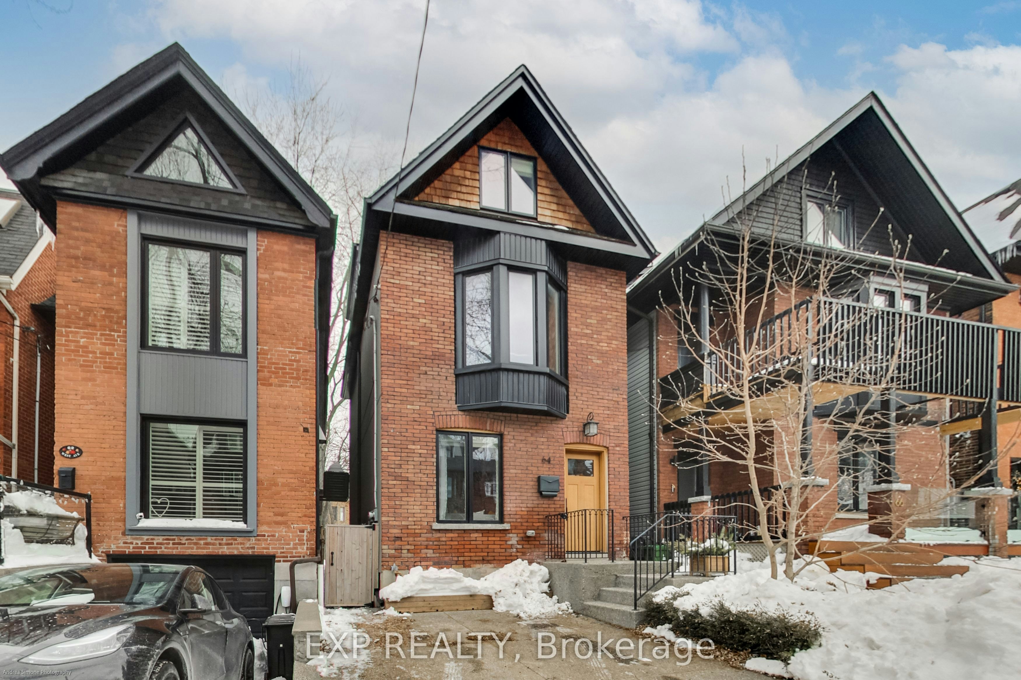 64 West Avenue, Toronto, ON, M4M 2L8