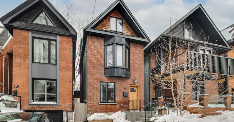 64 West Avenue, Toronto, ON, M4M 2L8