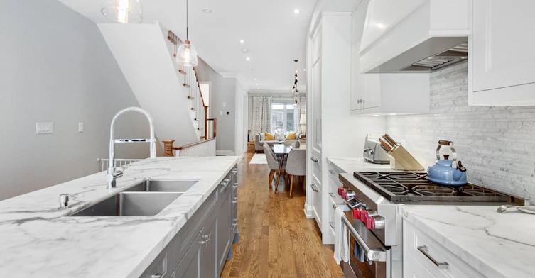 64 West Avenue, Toronto, ON, M4M 2L8 - 12