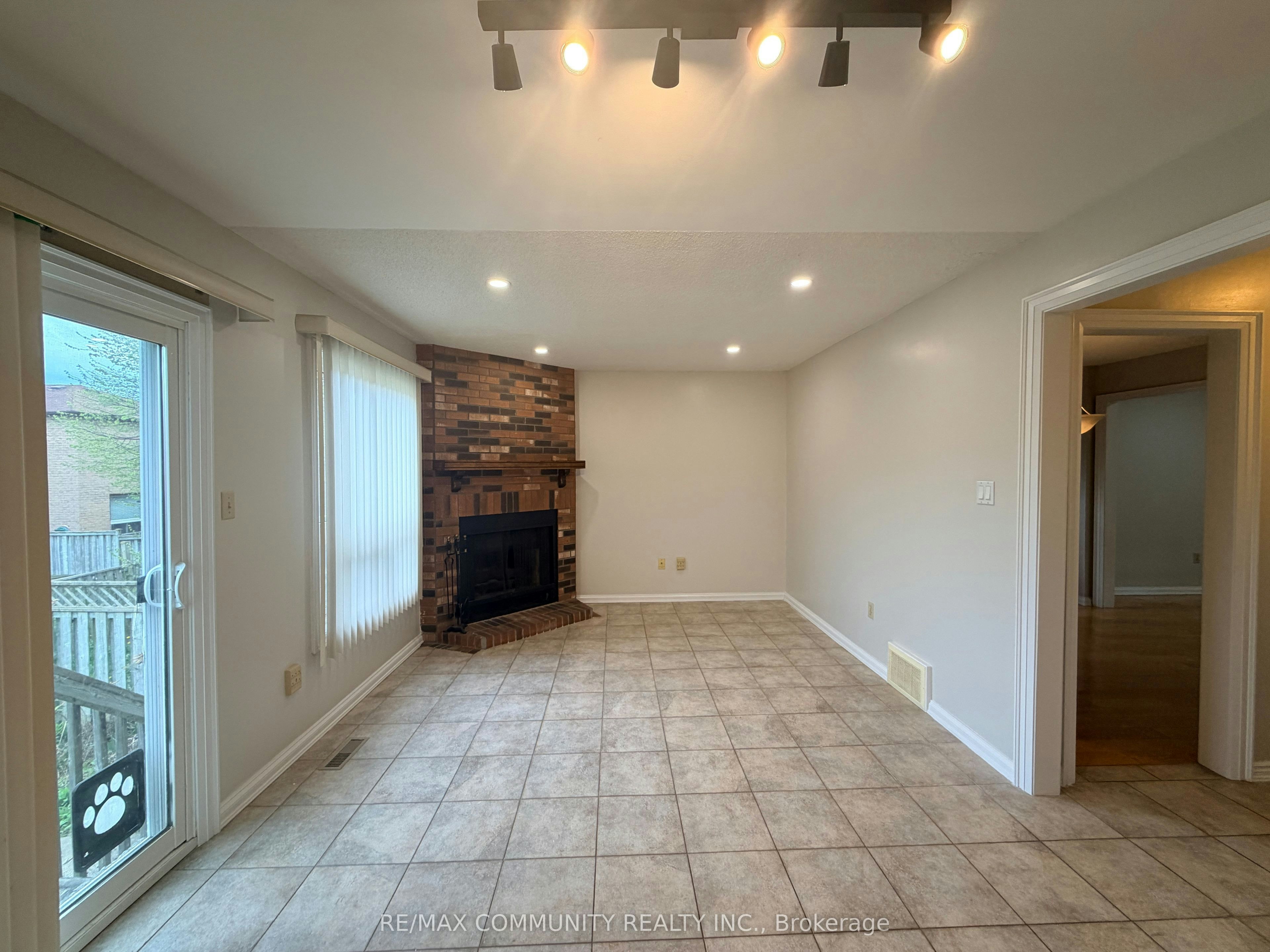 Main-65 Hewitt Crescent, Ajax, ON, L1S 7A6 - 11