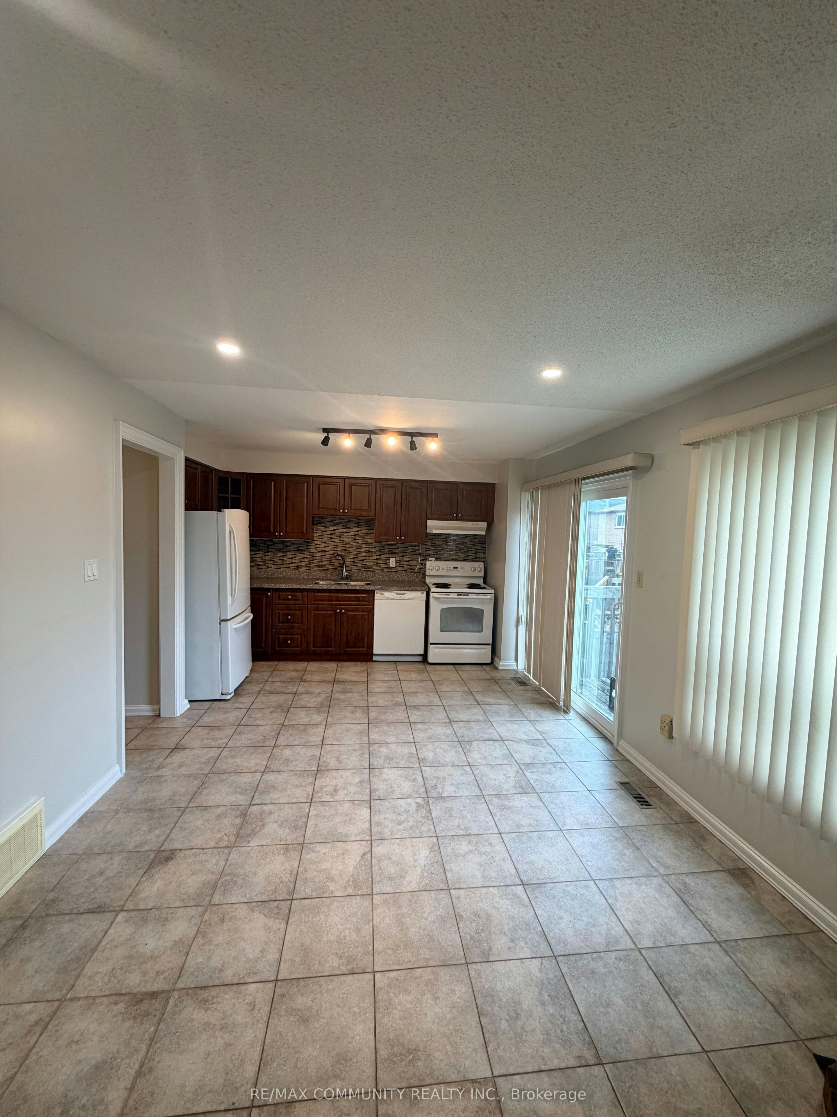 Main-65 Hewitt Crescent, Ajax, ON, L1S 7A6 - 9