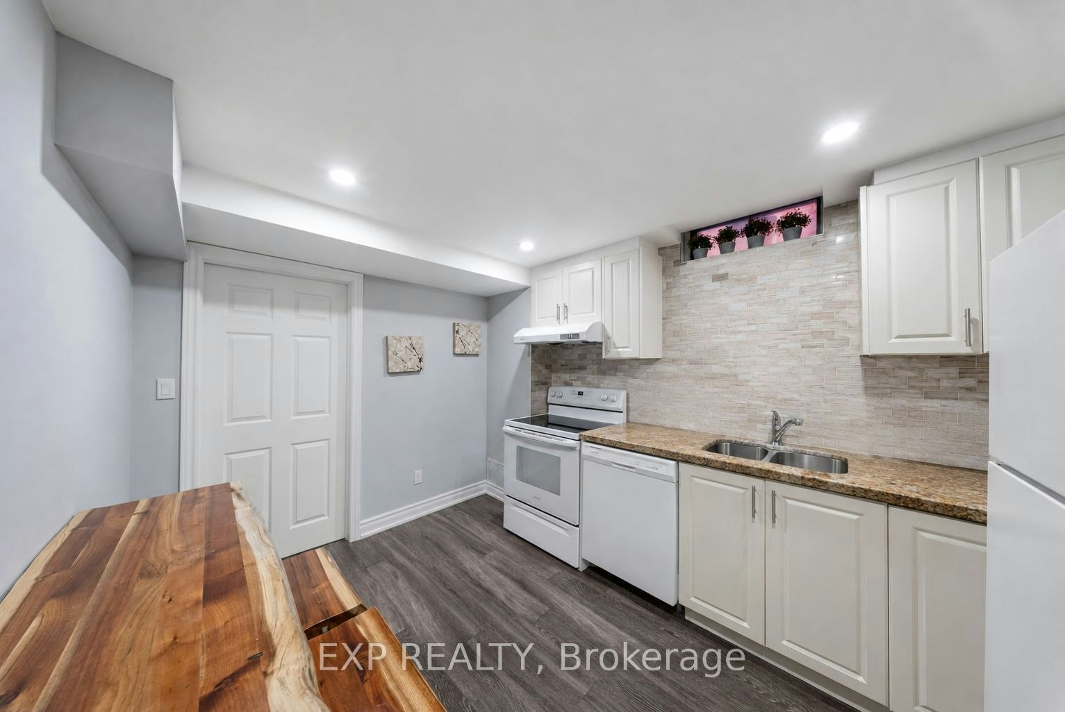 UPPER-42 Fieldnest Crescent, Whitby, ON, L1R 1Z6 - 26