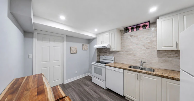 UPPER-42 Fieldnest Crescent, Whitby, ON, L1R 1Z6 - 26