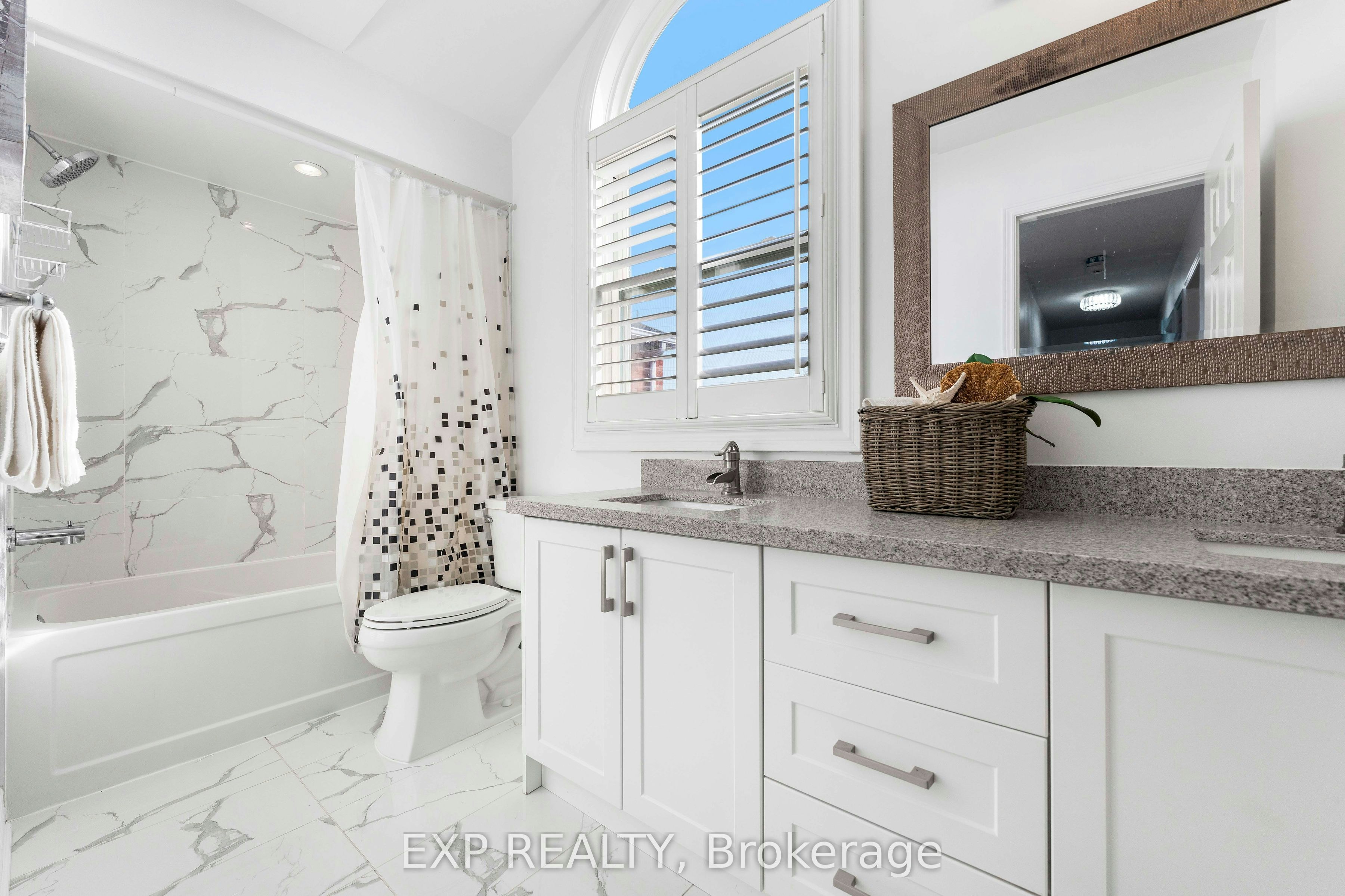 UPPER-42 Fieldnest Crescent, Whitby, ON, L1R 1Z6 - 22
