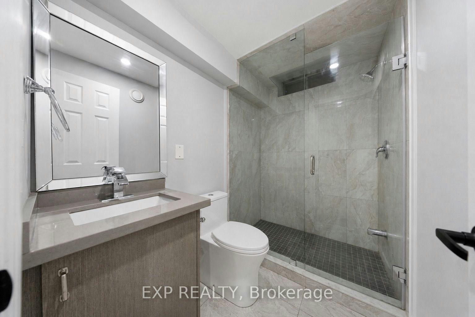 UPPER-42 Fieldnest Crescent, Whitby, ON, L1R 1Z6 - 29