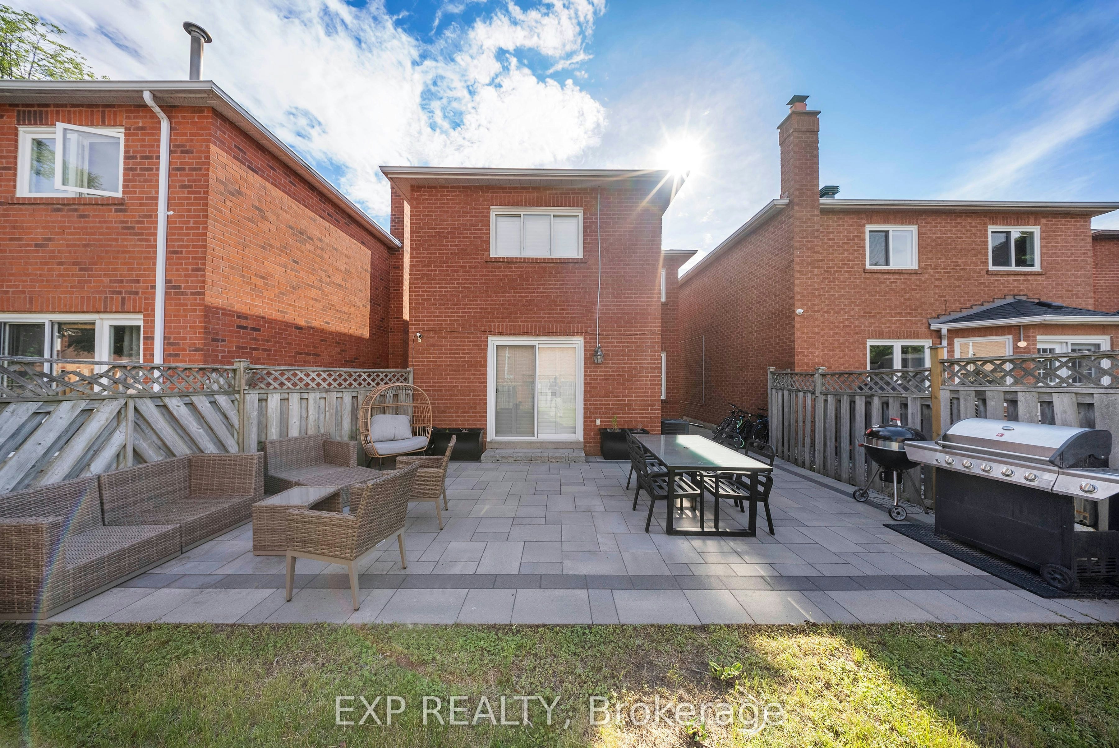 UPPER-42 Fieldnest Crescent, Whitby, ON, L1R 1Z6 - 32