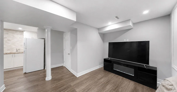 UPPER-42 Fieldnest Crescent, Whitby, ON, L1R 1Z6 - 25