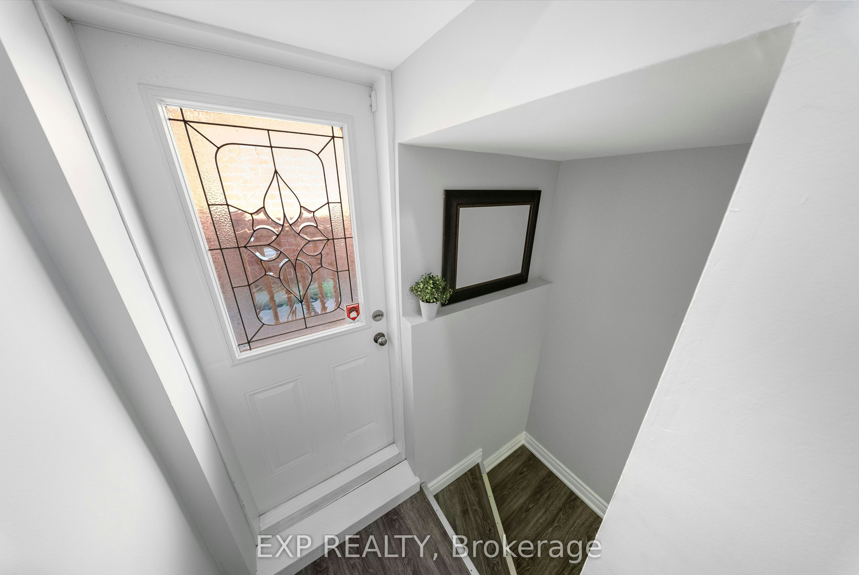 UPPER-42 Fieldnest Crescent, Whitby, ON, L1R 1Z6 - 24