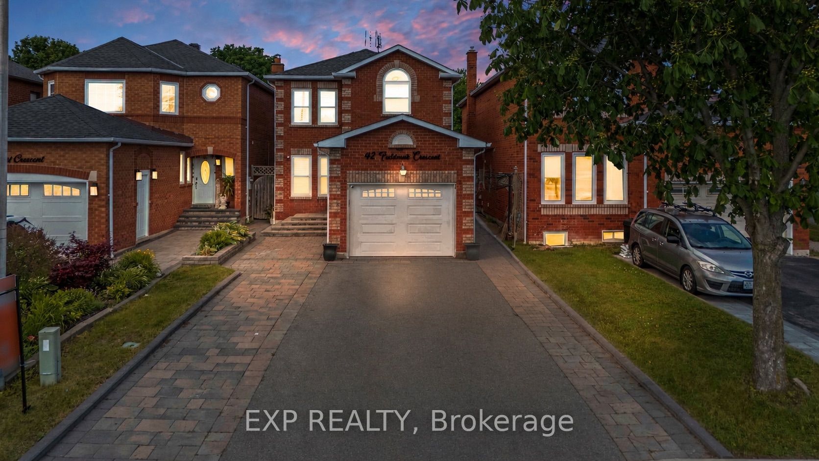 UPPER-42 Fieldnest Crescent, Whitby, ON, L1R 1Z6 - 2