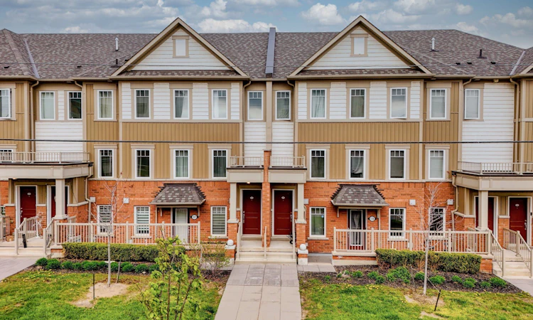 128-2500 Hill Rise Court