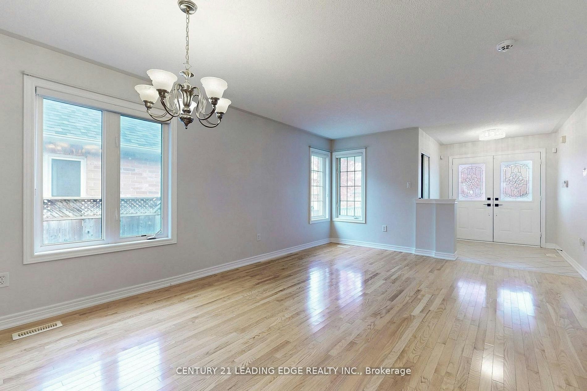 29 Pardon Ave Avenue, Whitby, ON, L1P 1V1 - 2