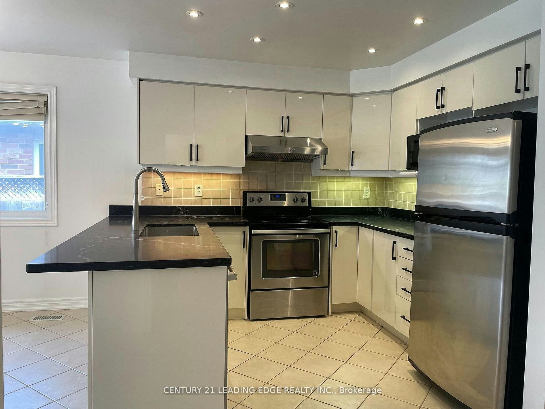 29 Pardon Ave Avenue, Whitby, ON, L1P 1V1 - 5