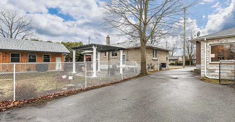 917 Henry Street, Whitby, ON, L1N 5E6 - 24