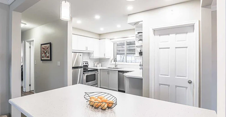 917 Henry Street, Whitby, ON, L1N 5E6 - 11
