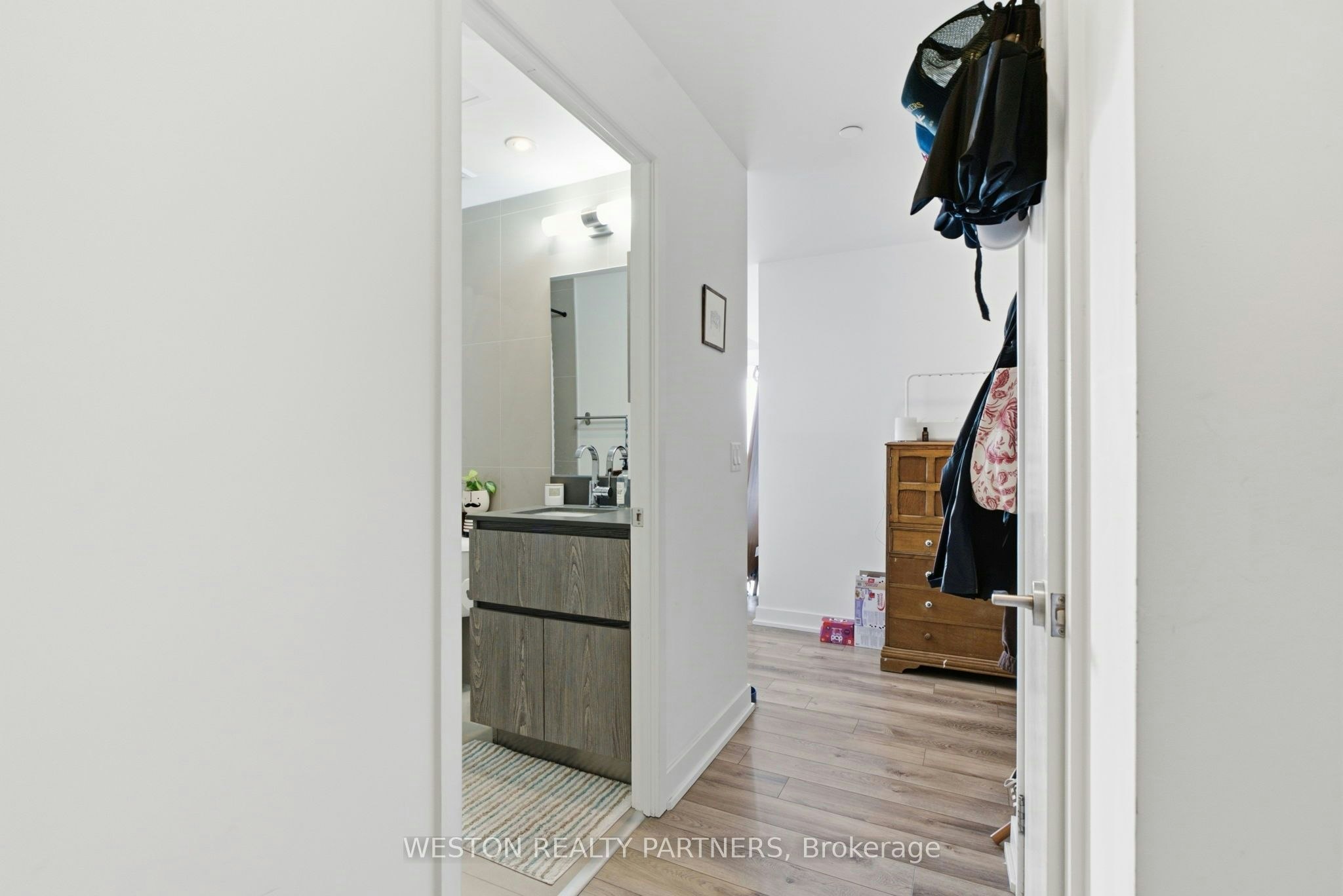 1607-15 Baseball Place, Toronto, ON, M4M 0E6 - 6