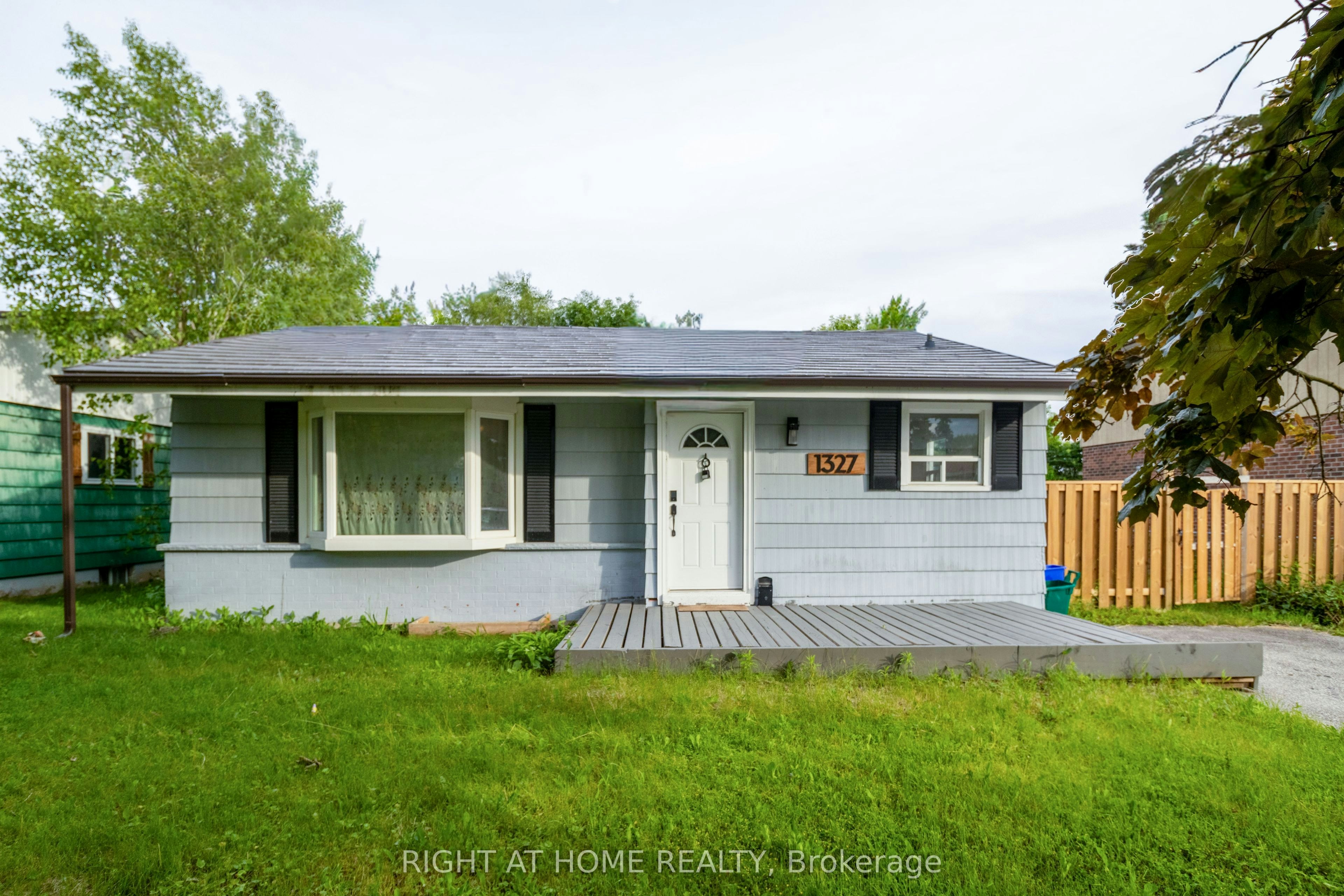 1327 Commerce Street, Pickering, ON, L1W 1E1