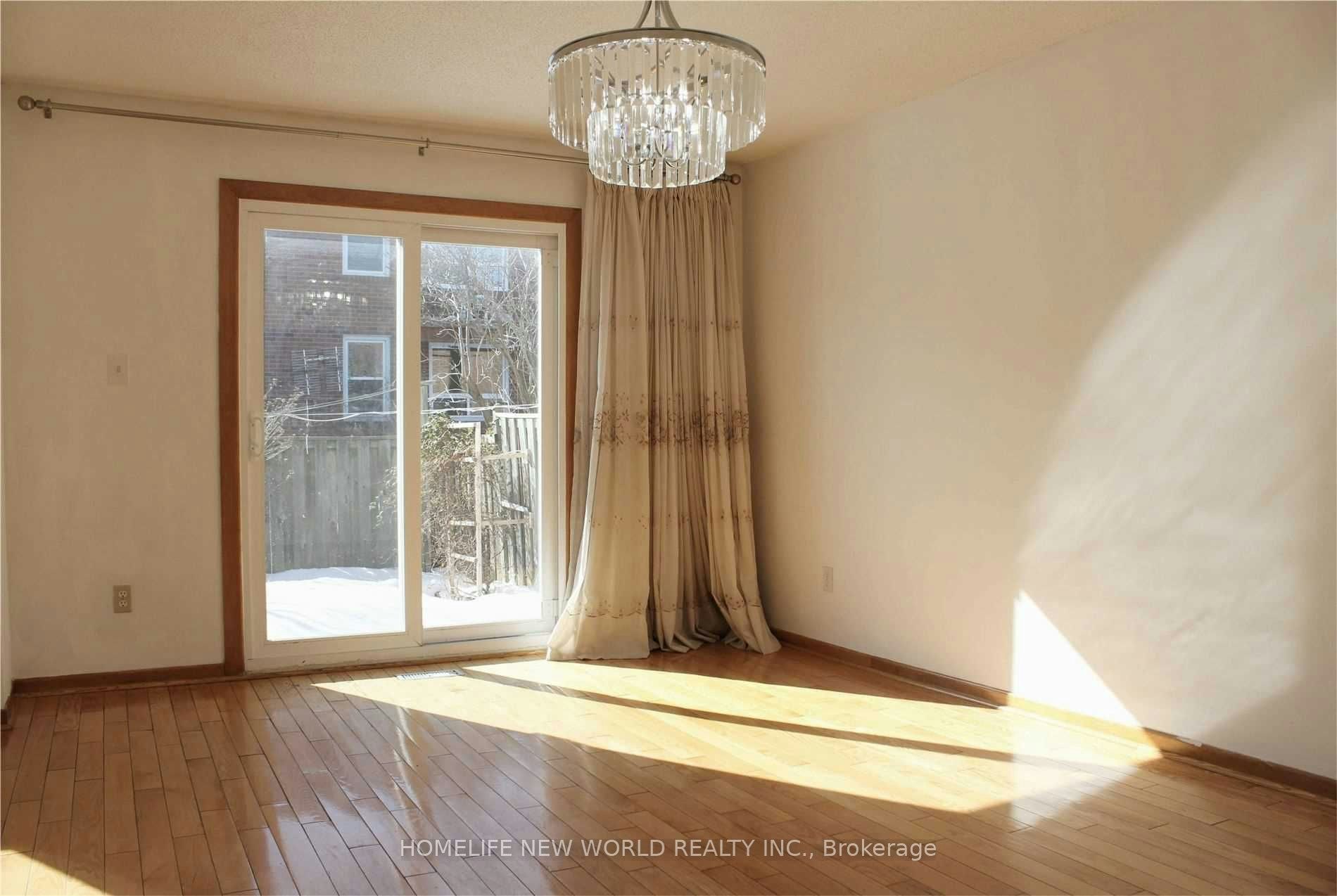 31 Rainthorpe Crescent, Toronto, ON, M1W 3S6 - 6