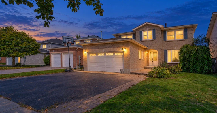 955 Snowbird Street, Oshawa, ON, L1J 8J8 - 2