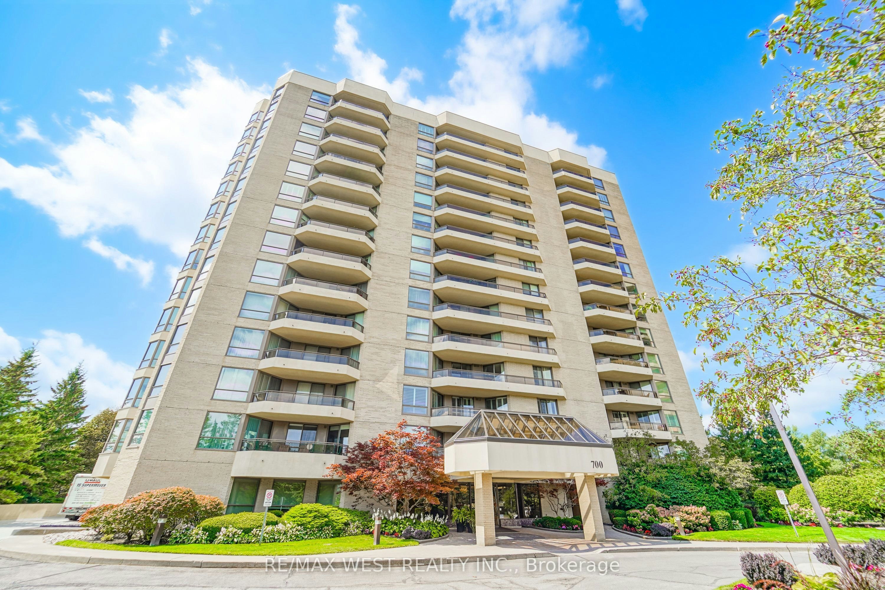305-700 Wilson Road N, Oshawa, ON, L1G 7T5