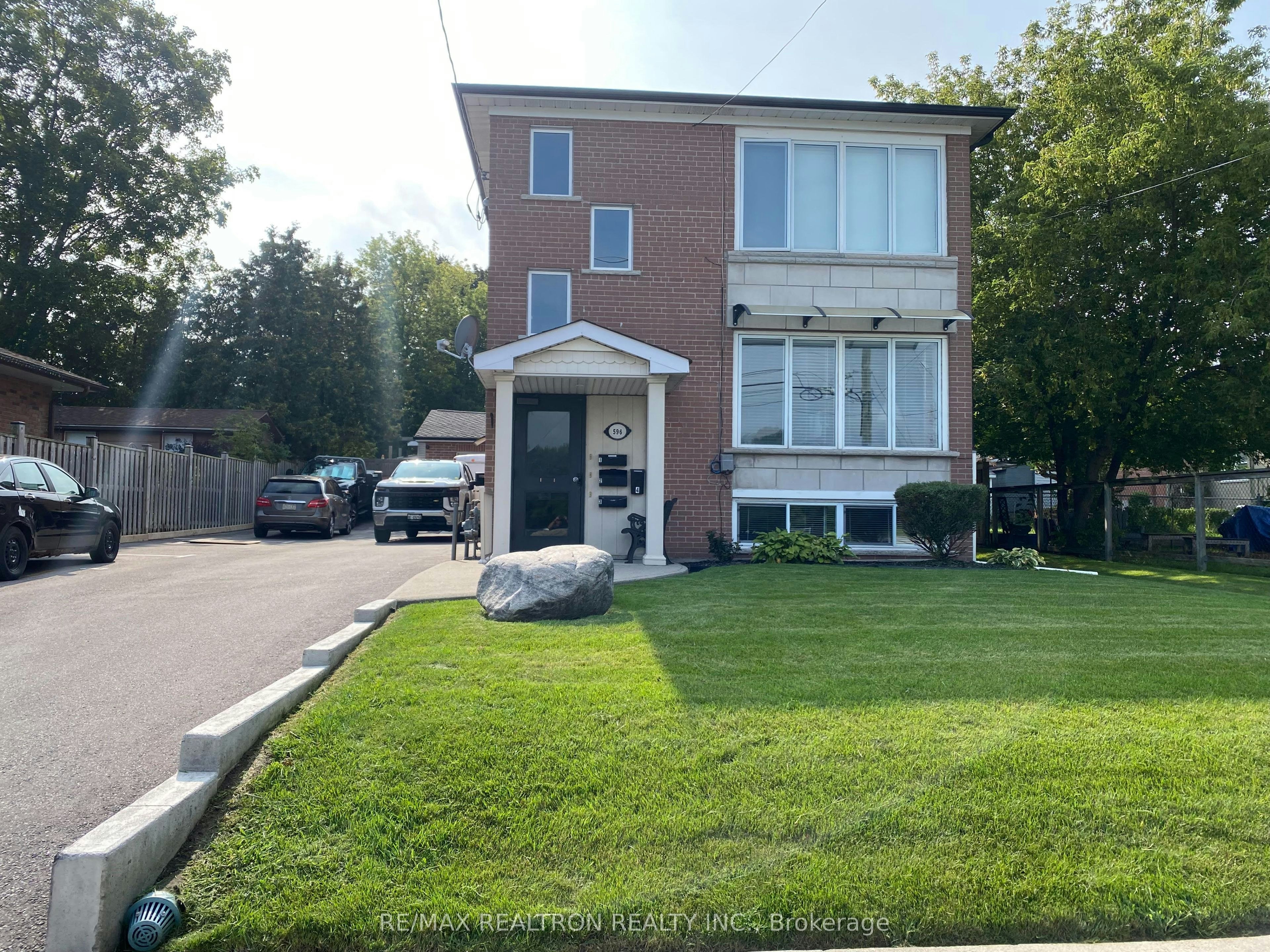 Bsmt-596 Farewell Street, Oshawa, ON, L1H 6N1