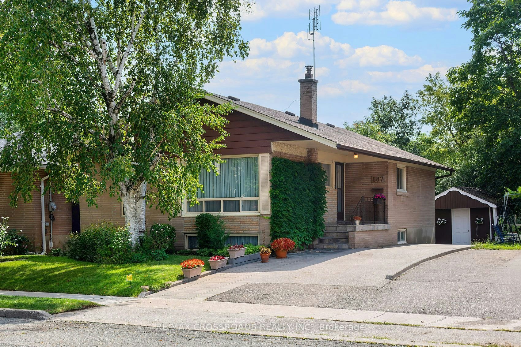 887 Brimorton Drive, Toronto, ON, M1G 2T8
