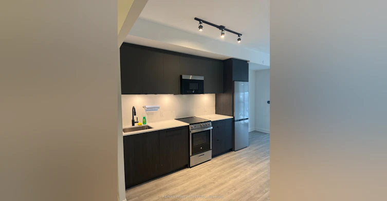 807-2369 Danforth Avenue, Toronto, ON, M4C 0B1 - 2