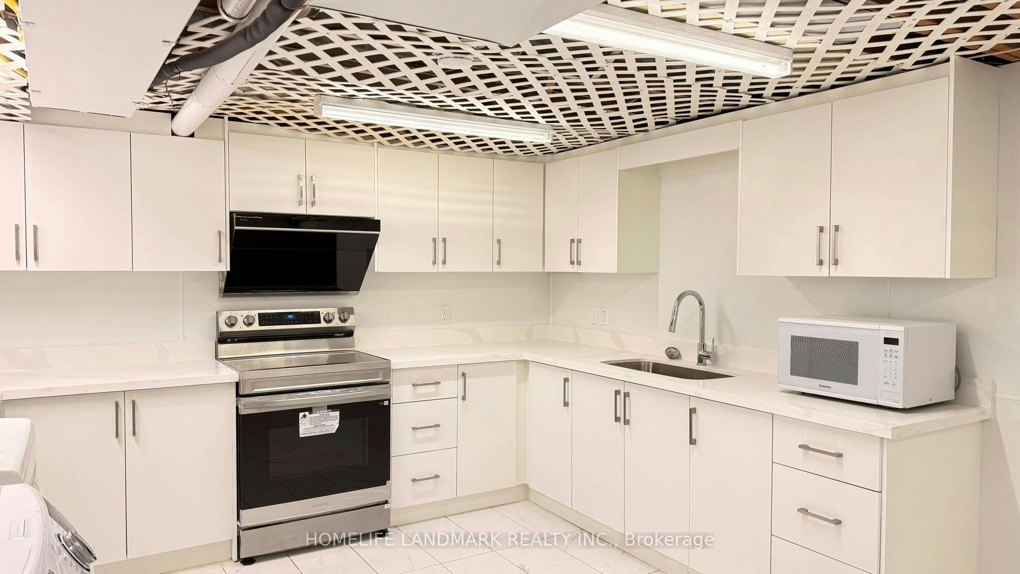 26 Kentish Crescent, Toronto, ON, M1S 2Z4 - 2
