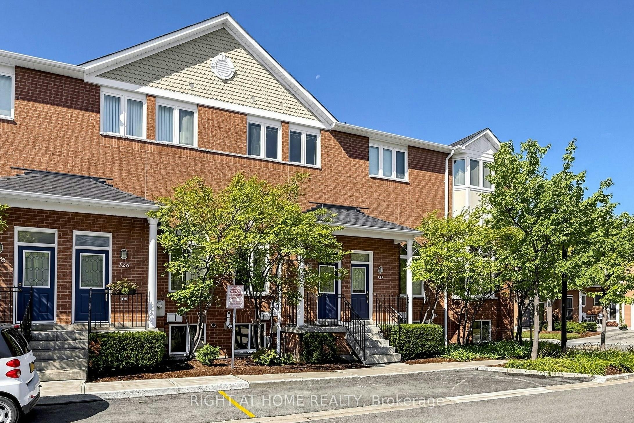 130-83 Mondeo Drive, Toronto, ON, M1P 5B6