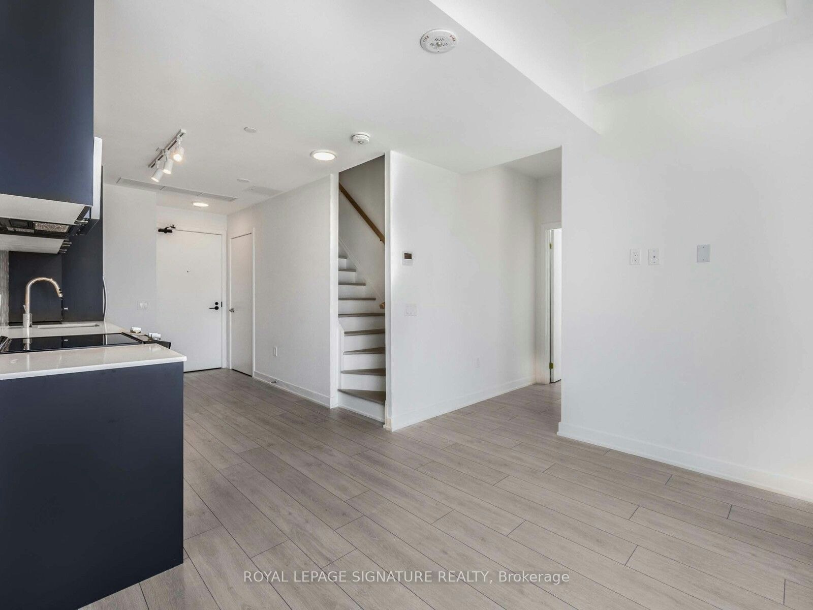 167-1610 Charles Street, Whitby, ON, L1N 0P5