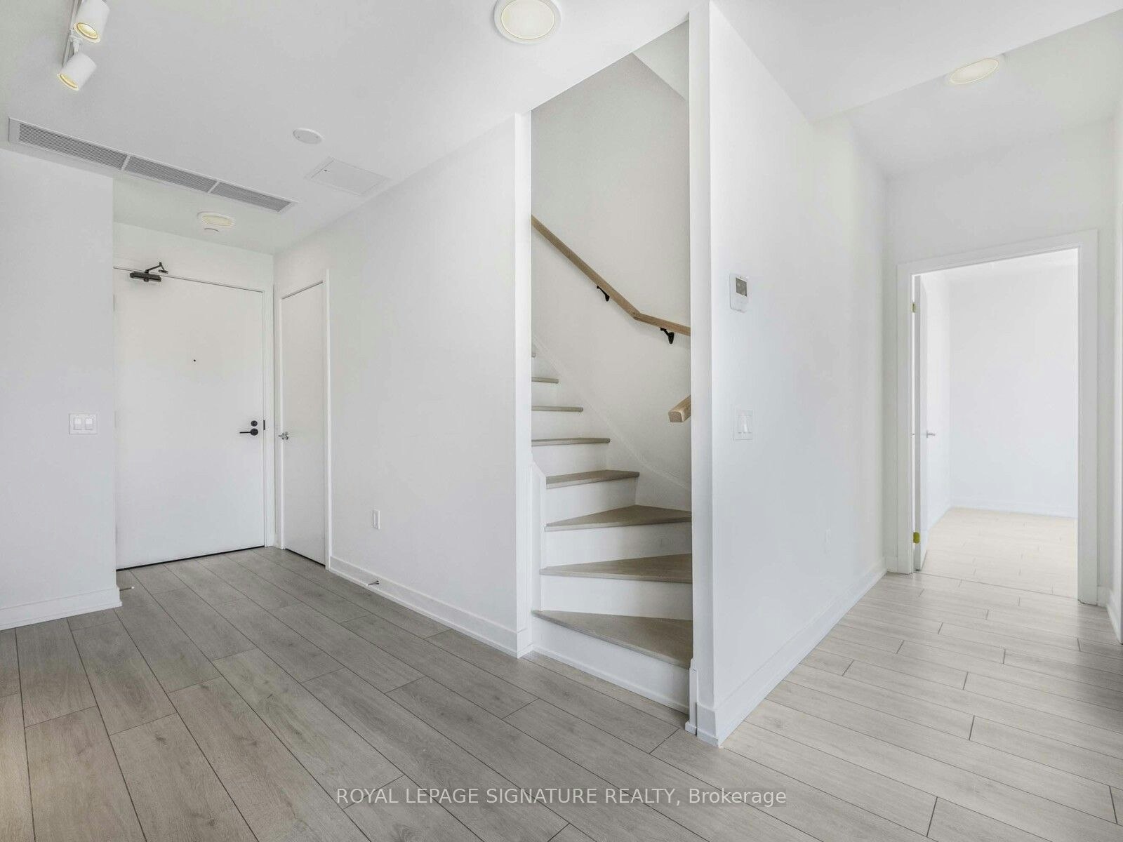 167-1610 Charles Street, Whitby, ON, L1N 0P5 - 2