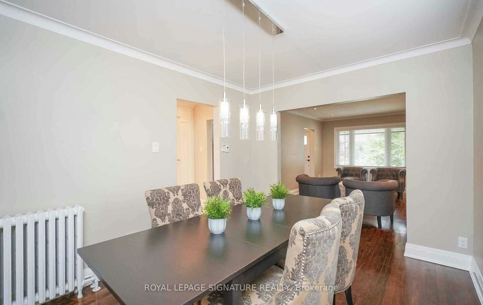 1076 Greenwood Avenue, Toronto, ON, M4J 4E3 - 8