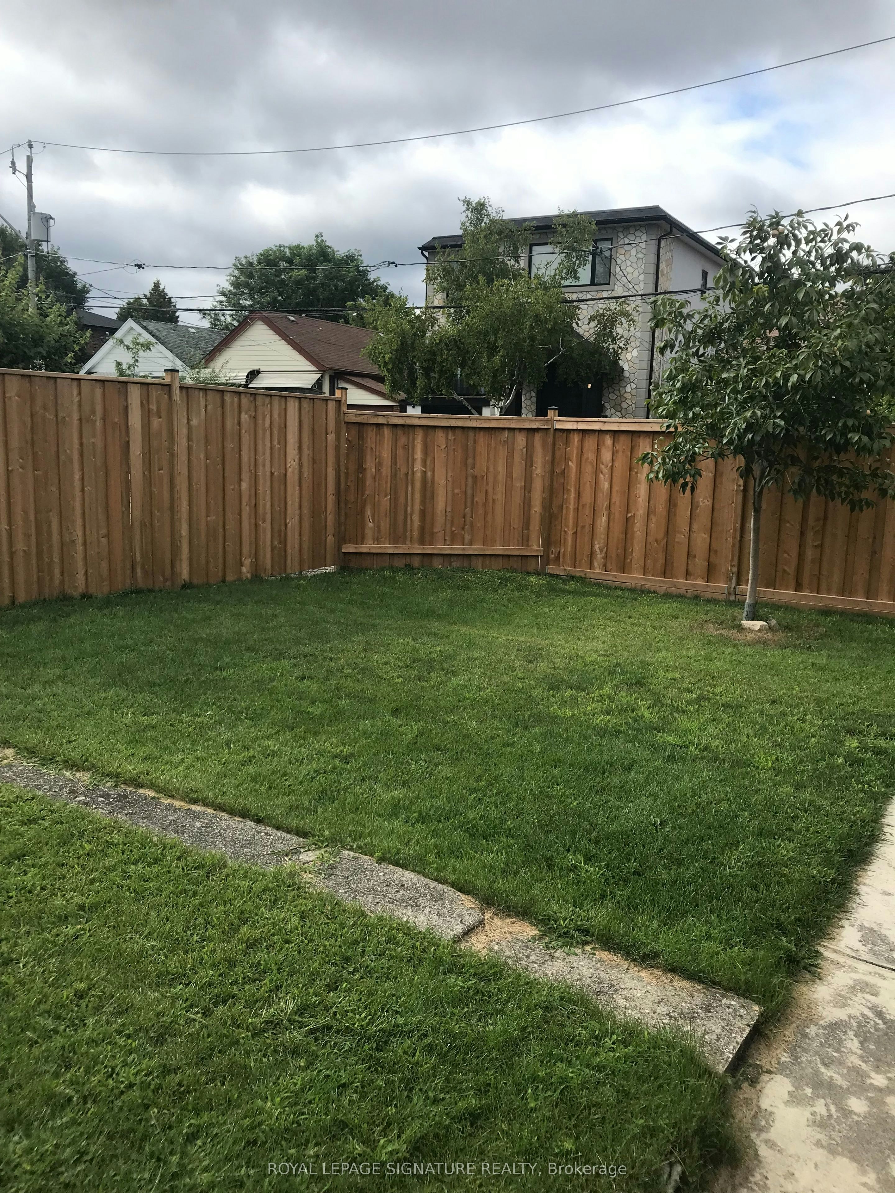 1076 Greenwood Avenue, Toronto, ON, M4J 4E3 - 25