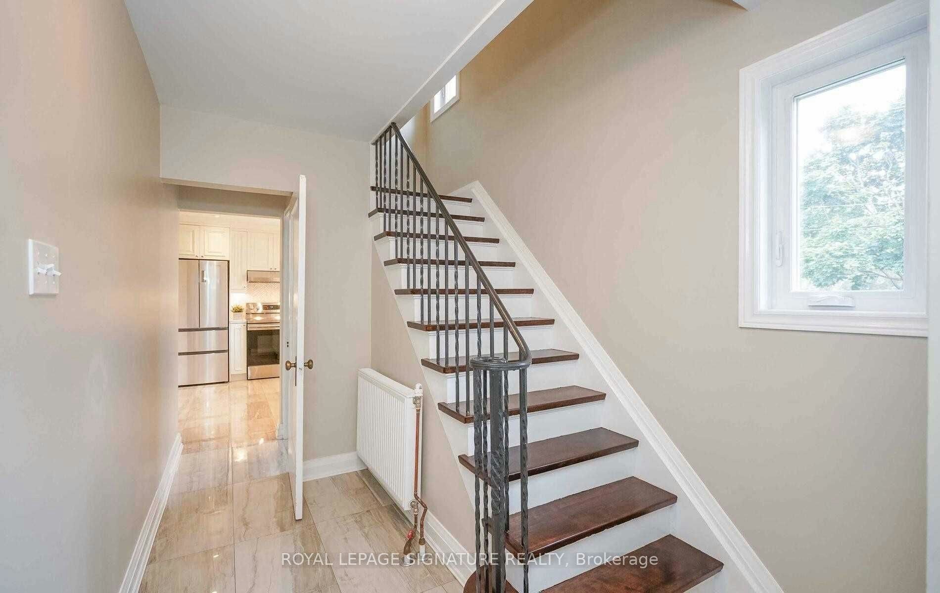 1076 Greenwood Avenue, Toronto, ON, M4J 4E3 - 11
