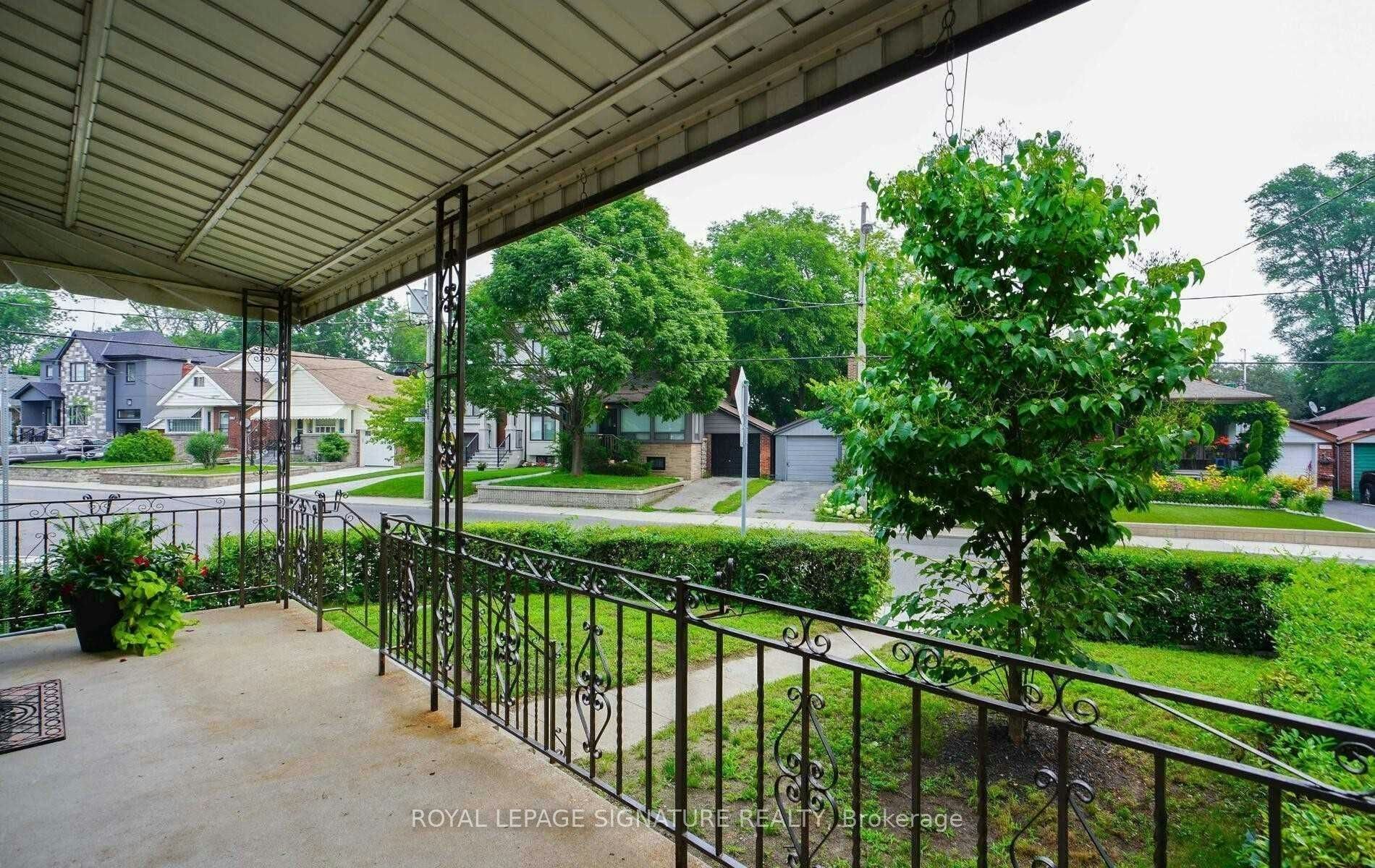 1076 Greenwood Avenue, Toronto, ON, M4J 4E3 - 3