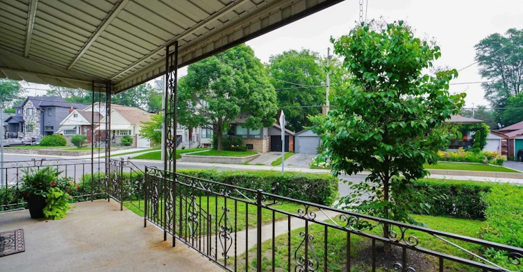 1076 Greenwood Avenue, Toronto, ON, M4J 4E3 - 3