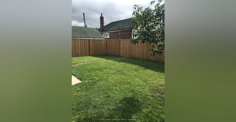1076 Greenwood Avenue, Toronto, ON, M4J 4E3 - 26