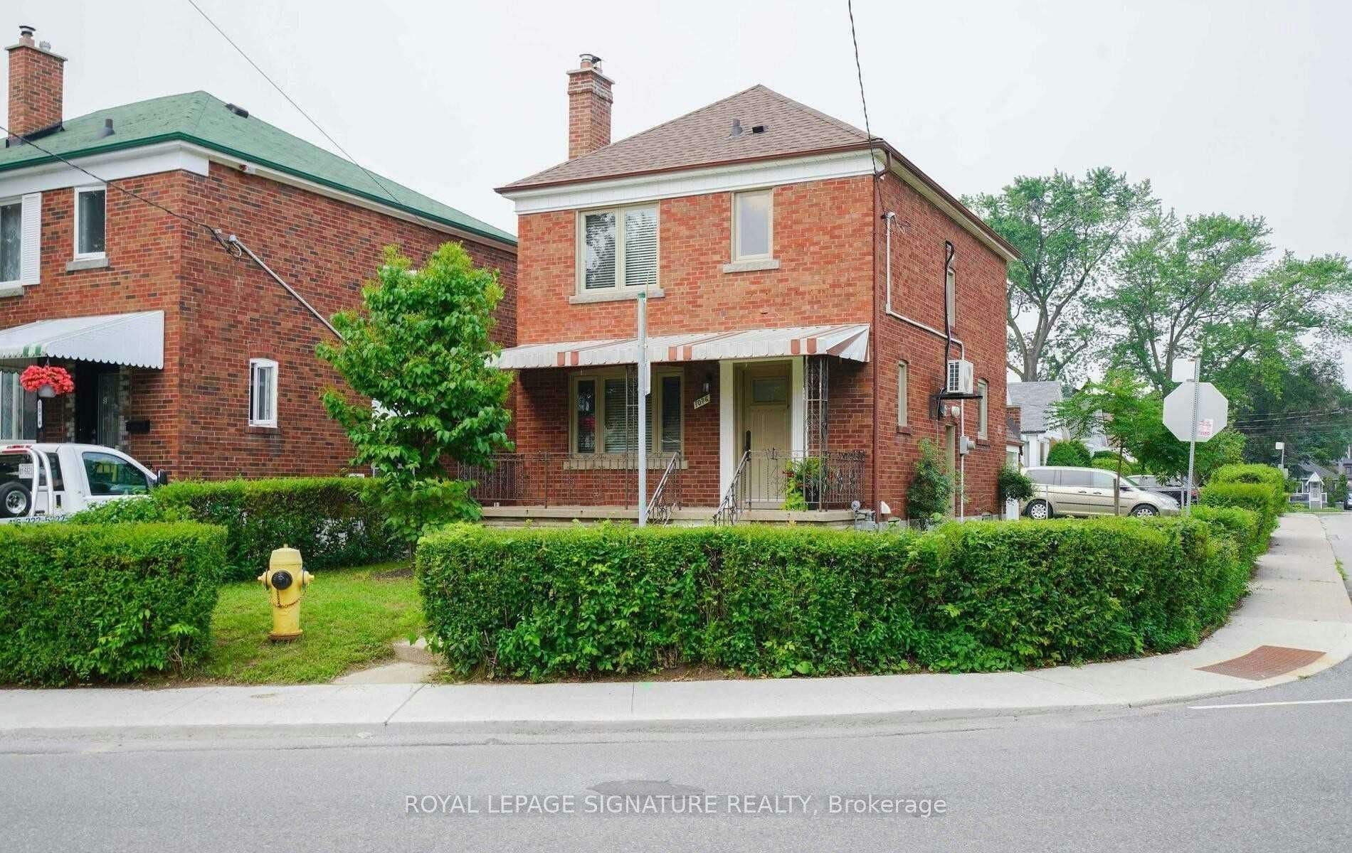 1076 Greenwood Avenue, Toronto, ON, M4J 4E3