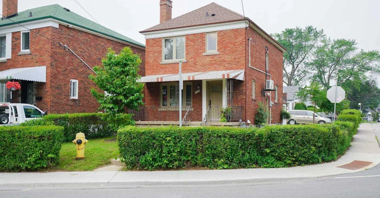 1076 Greenwood Avenue, Toronto, ON, M4J 4E3