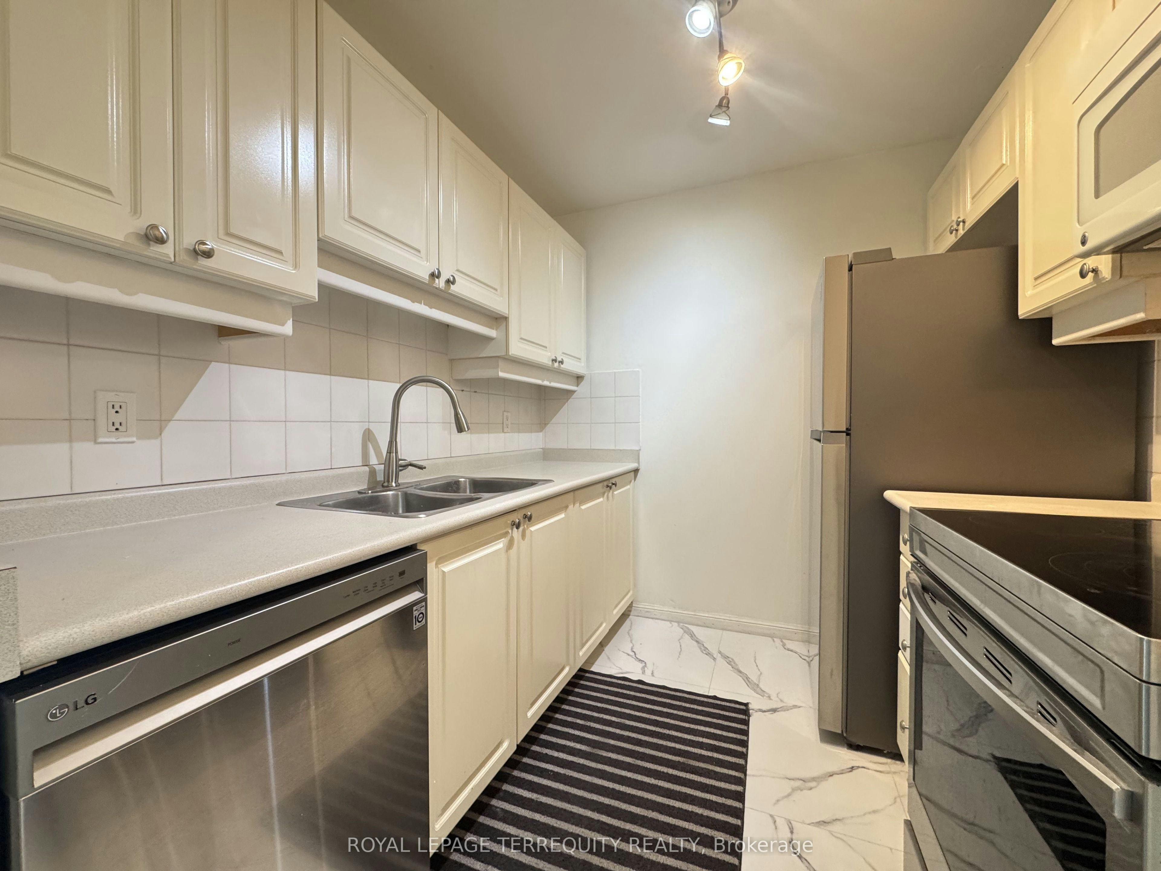 PH9-88 Corporate Drive, Toronto, ON, M1H 3G6 - 6