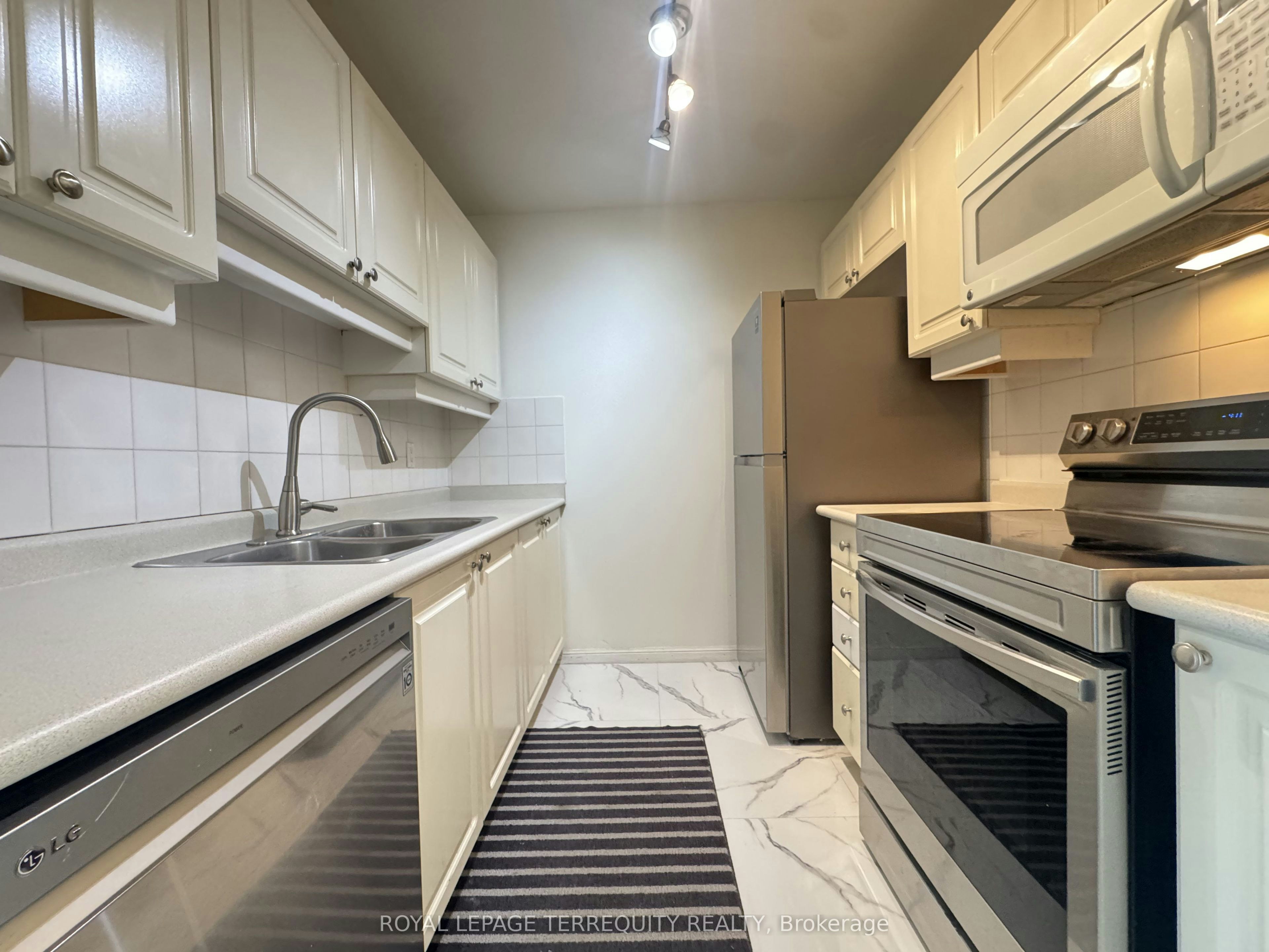 PH9-88 Corporate Drive, Toronto, ON, M1H 3G6 - 4