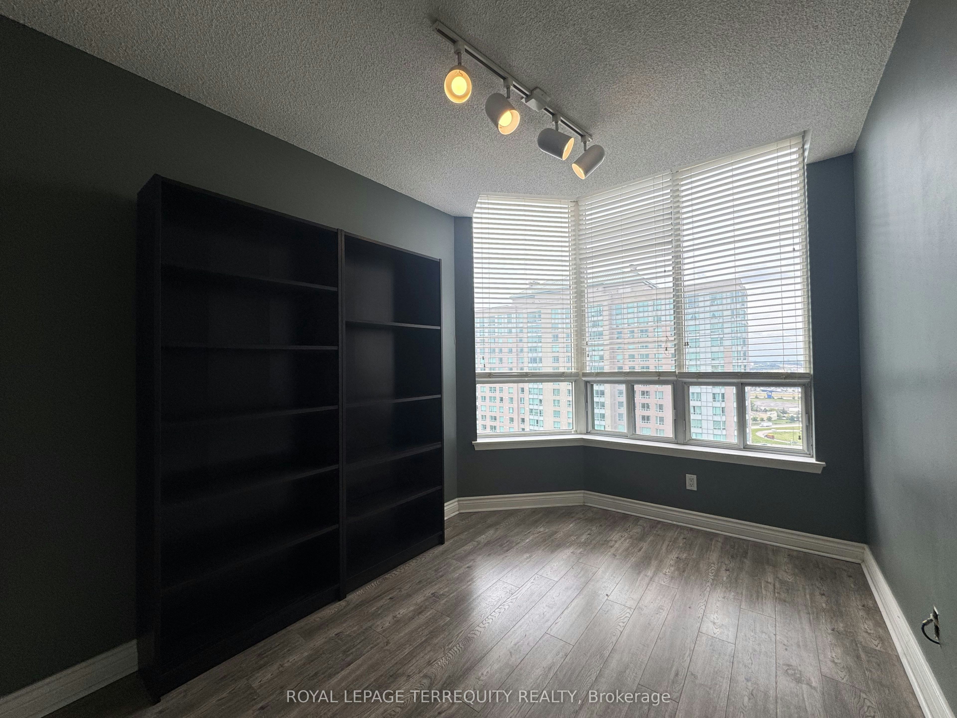 PH9-88 Corporate Drive, Toronto, ON, M1H 3G6 - 8