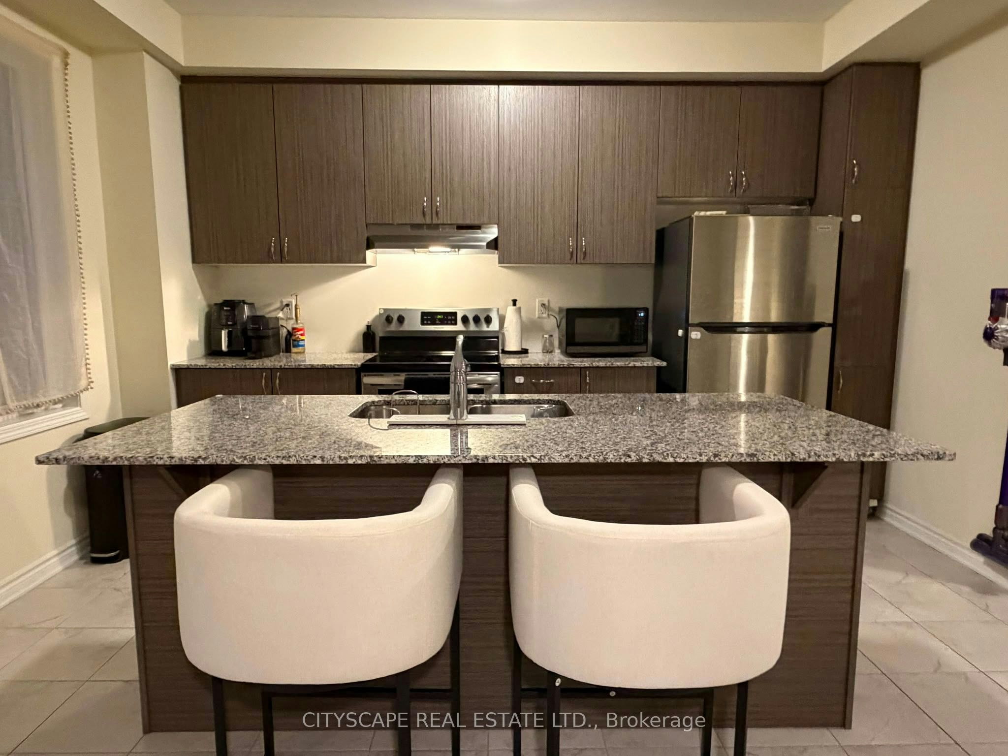 3241 Brigadier Avenue, Pickering, ON, L1X 0N4 - 4