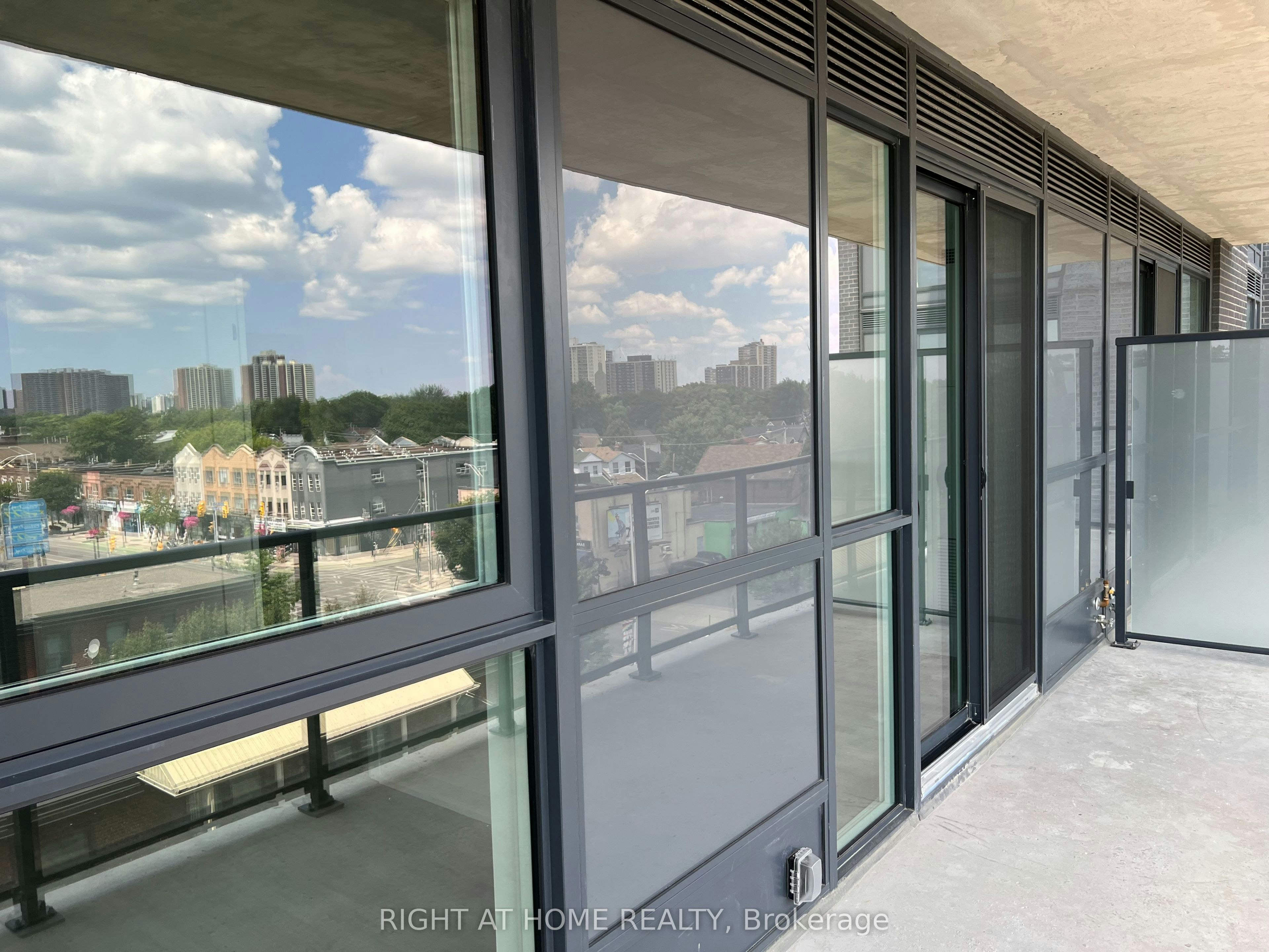 510-2369 Danforth Avenue, Toronto, ON, M4C 0B1 - 13