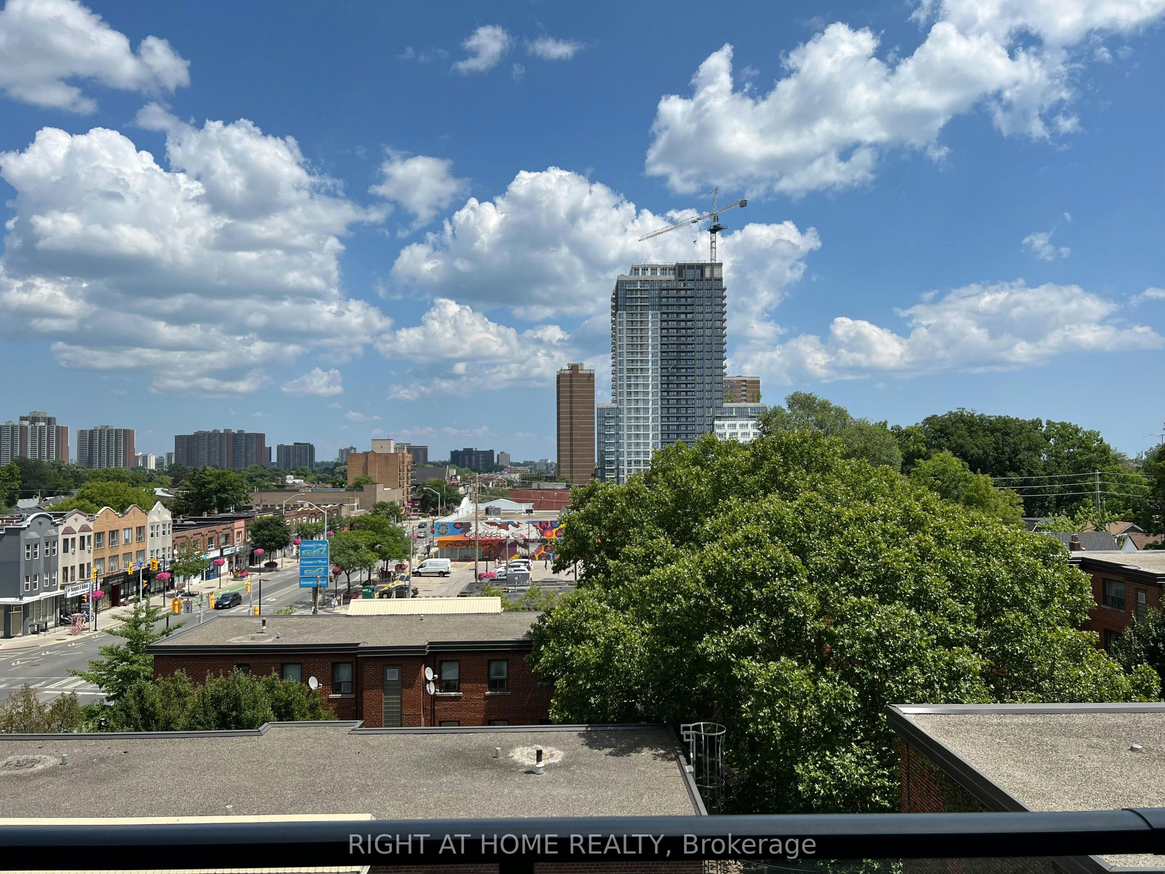 510-2369 Danforth Avenue, Toronto, ON, M4C 0B1 - 11