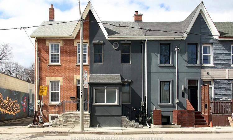 106 Carlaw Avenue